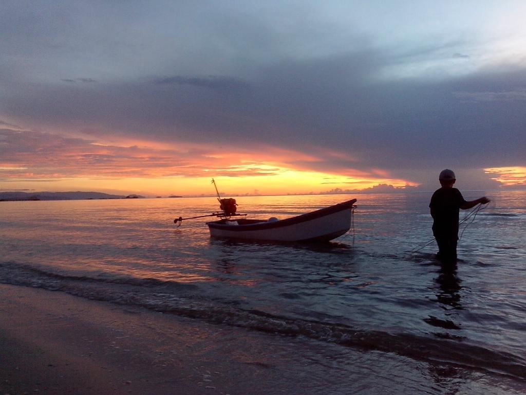 Happy Resort Khanom Esterno foto